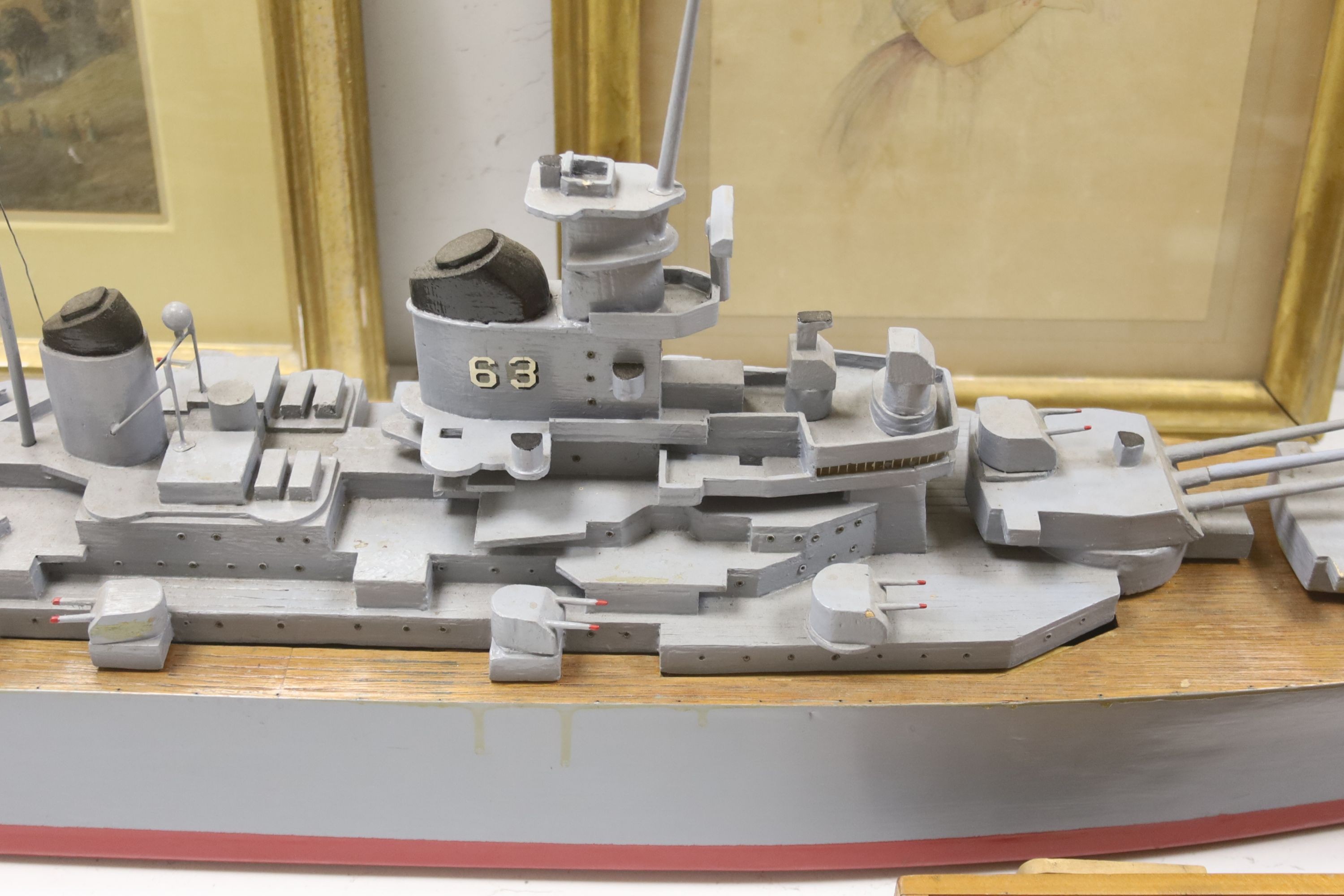 A model of British battle cruiser, length 142cm
